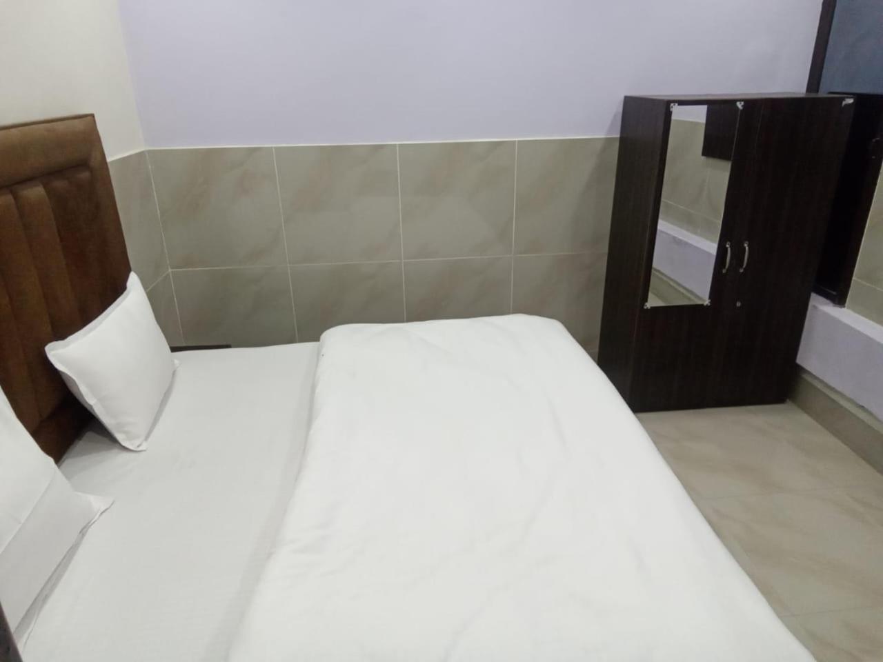 Hotel Dixit Residency Vrindāvan Exteriér fotografie
