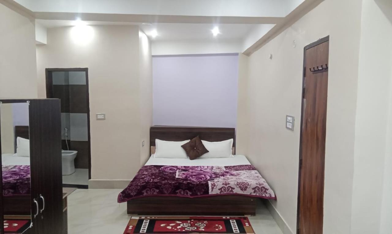 Hotel Dixit Residency Vrindāvan Exteriér fotografie