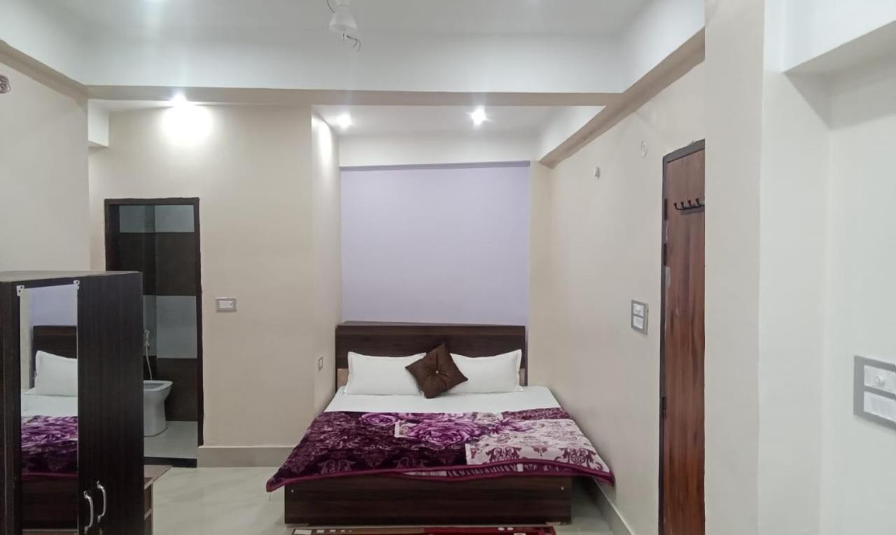 Hotel Dixit Residency Vrindāvan Exteriér fotografie